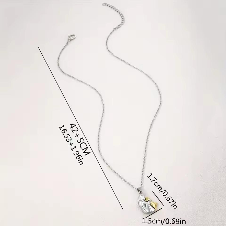 Eva Praha |  Náhrdelník s objetím psa